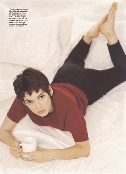 BabeStop - World's Largest Babe Site - winona_ryder022.jpg